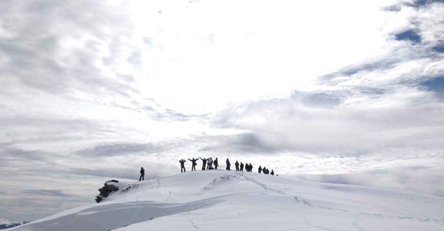 Explore the Brahmatal trek in winters. Book Now!