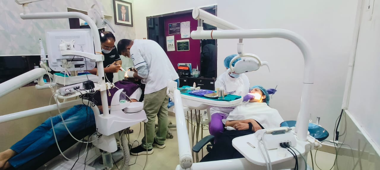 Best Tooth Cleaning in Lucknow and Aliganj – Your Path to a Healthier Smile
