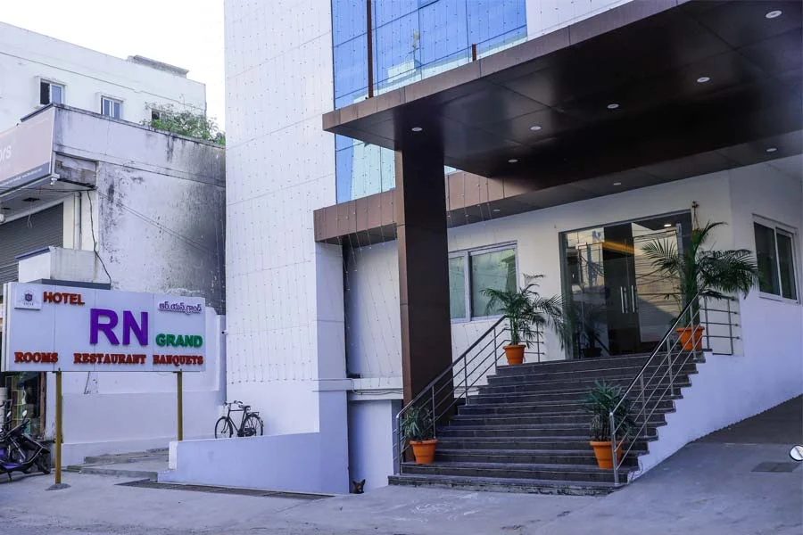 Hotels near Kanaka Durga Temple Vijayawada | Hotel RN Grand
