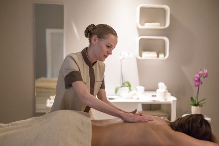 Wellness Spa Nanded 9833367391