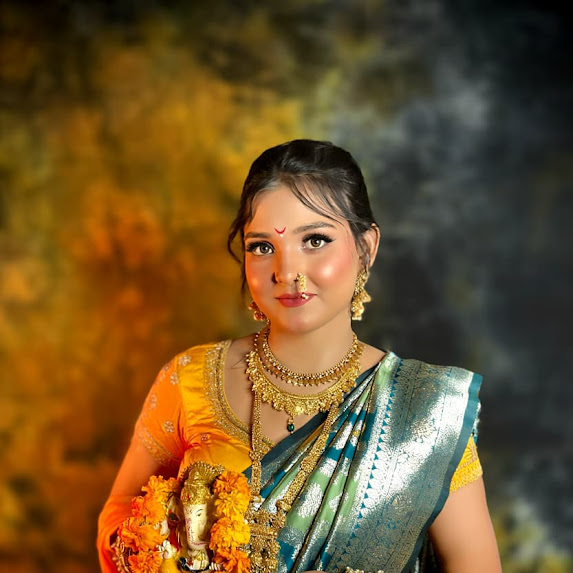 Lakeme Mayur Vihar-Best Makeup Institute In Mayur Vihar