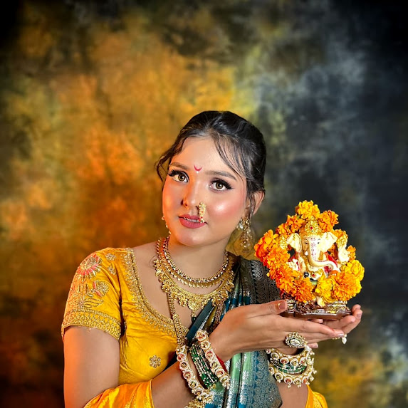 Lakeme Mayur Vihar-Best Makeup Course in Mayur Vihar