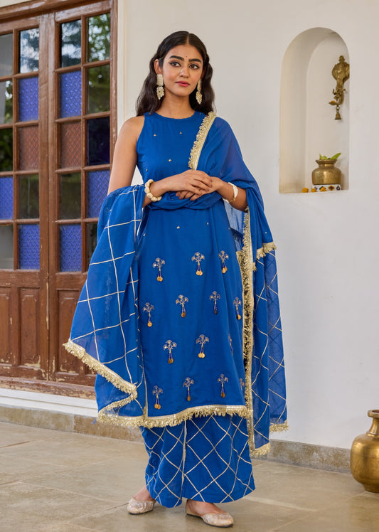 Shop Traditional Indian Ethnic Wear For Women Online with JOVI India